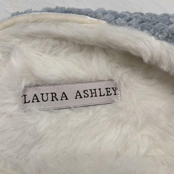 Laura Ashley Ladies Memory Foam Quilted Slipper Blue with Bow Size XL (9.5-10.5) - Picture 4 of 7